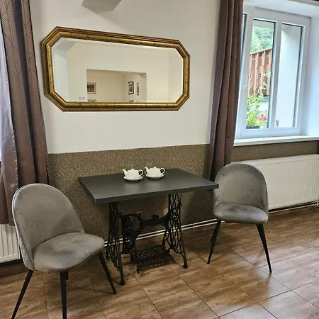 Konukevi Pension-restaurace Lugano 2*