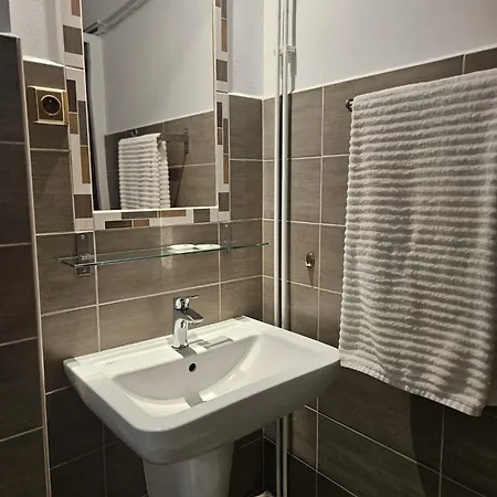 Konukevi Pension-restaurace Lugano Hřensko